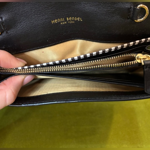 Henri Bendel Black and Gold Wallet - Picture 8 of 10
